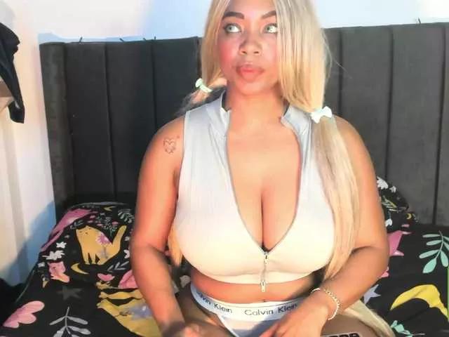 Kylieboobs24 webcams show profile image 