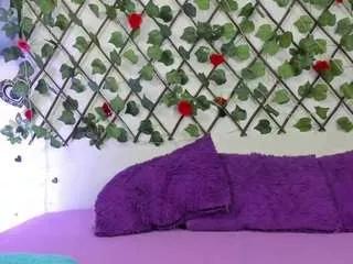 1lovelygirls from CamSoda is Freechat