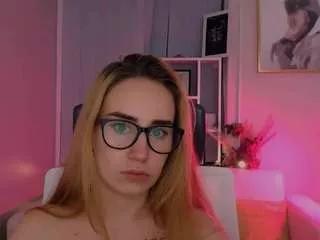 lesly-choccolate from CamSoda is Freechat