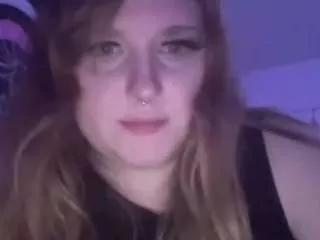 thickgingergoddess from CamSoda is Freechat