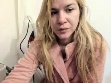 Photos of artsyandcraftsy_ from Chaturbate is Freechat