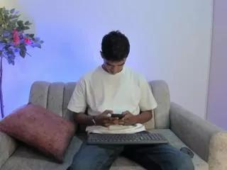 alejandro_williams from Flirt4Free is Freechat