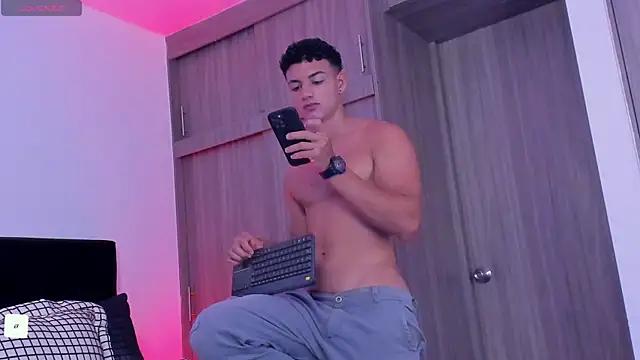 DavidCagee from StripChat is Freechat