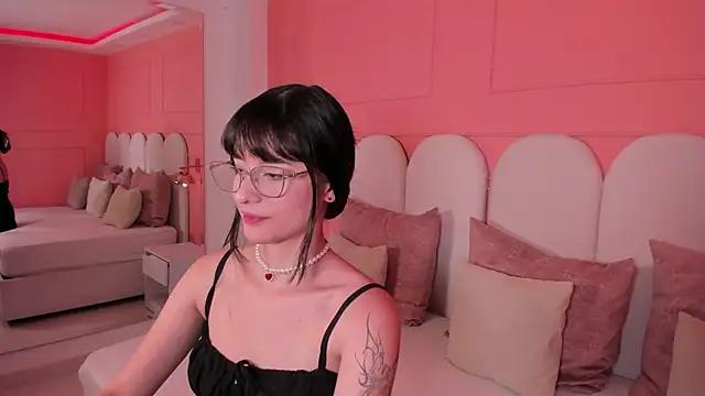 emilly_williams_ from StripChat is Freechat