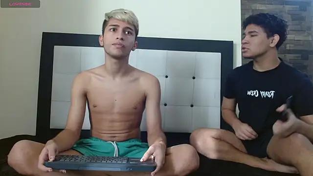 Gay_couplehot from StripChat is Freechat