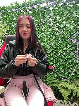 Isabella_21x from StripChat is Freechat