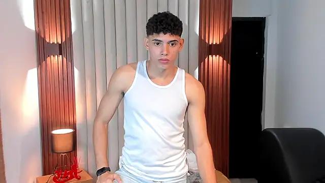 Justin_mack from StripChat is Freechat