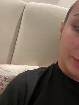 KylieBlaze from StripChat is Freechat