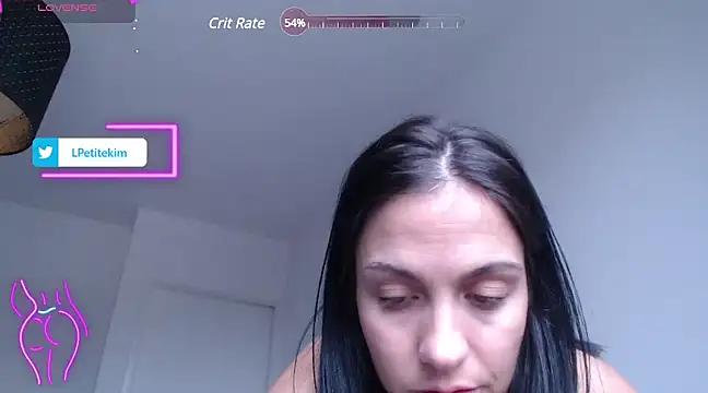 LPetitekim from StripChat is Freechat