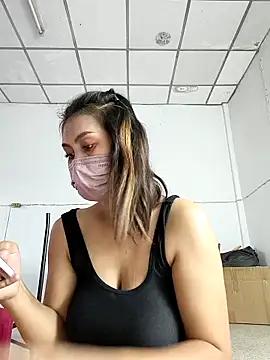 Lucy-Cute from StripChat is Freechat