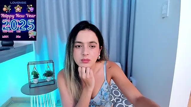 Lucyortiz_ from StripChat is Freechat