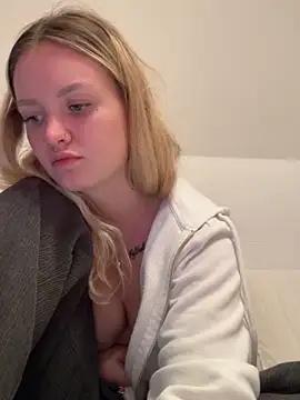 mariemelissah from StripChat is Freechat