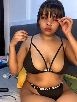 Photos of prettycaramel from StripChat is Freechat