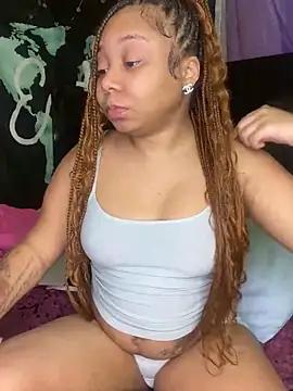 RealqueenG4life from StripChat is Freechat