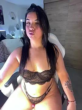 SalomeMartinesss from StripChat is Freechat