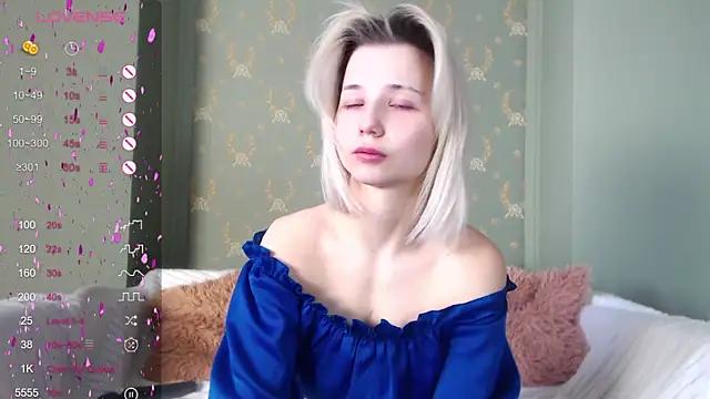 shinyblondie from StripChat is Freechat