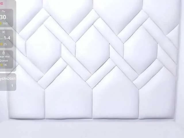 Analiaa18 on BongaCams 