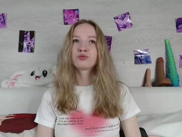 b4by-Emilia on BongaCams