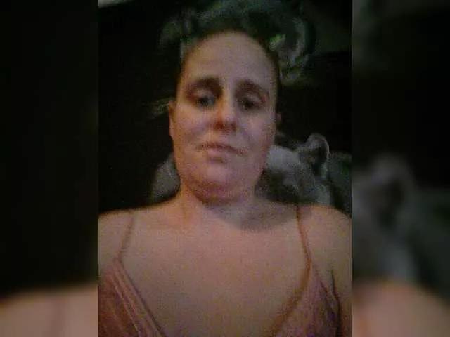 Brenda4pup on BongaCams