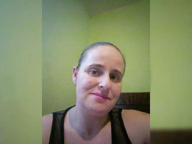 Brenda4pup on BongaCams