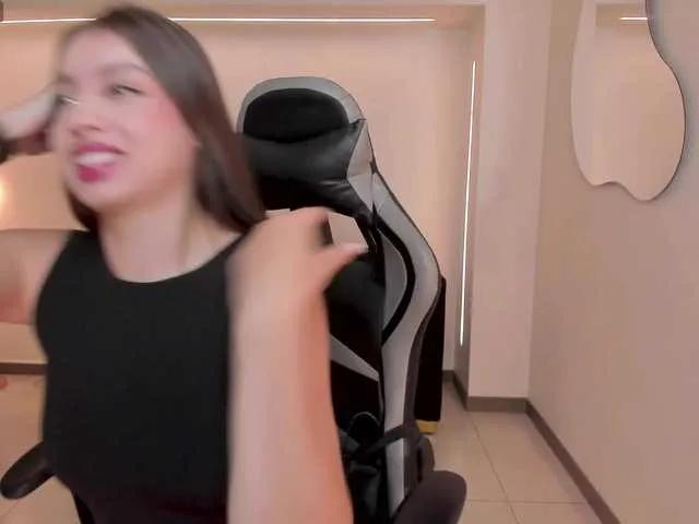 EllaClark — Grab me by the neck and I'll be yours while you fuck me or suck your fingers into my panties.
Gentlemen 
Be treated like a Queen 
Guys who care about me 
Be so pampered