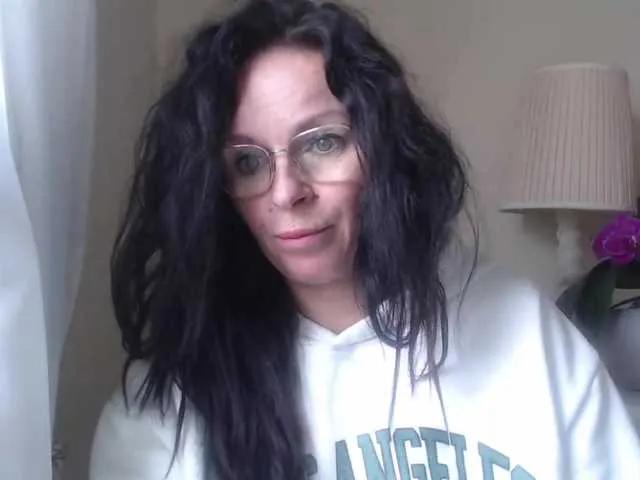 HelenSHOW1 on BongaCams 