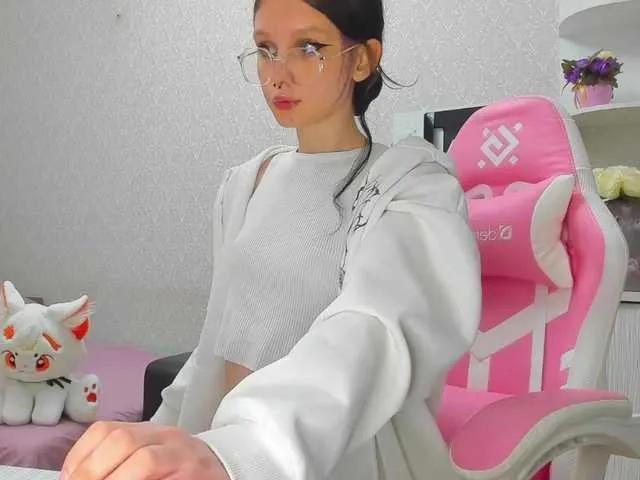 Hi-Kitti on BongaCams