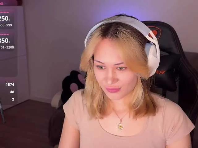 imEmiliya on BongaCams 