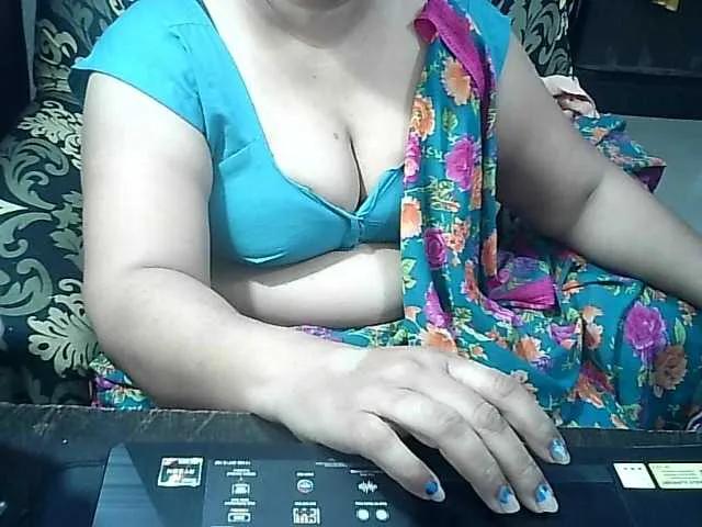 Indianbhabhimilf40 on BongaCams 