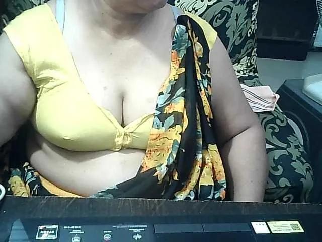 Indianbhabhimilf40 on BongaCams 
