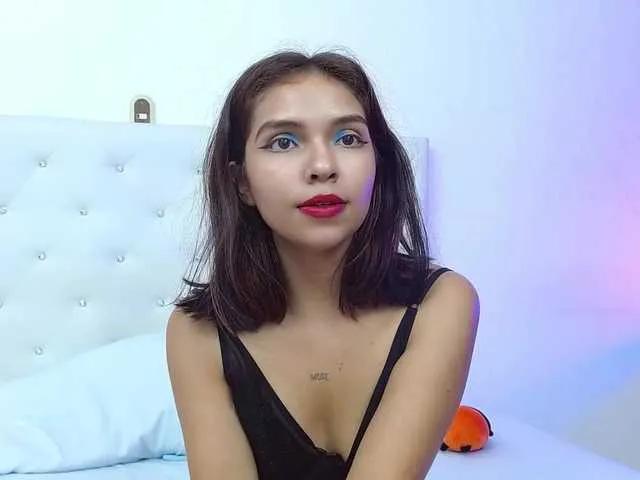 littleslut1 on BongaCams