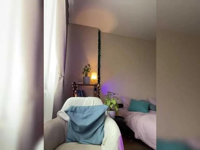 Marsellyna — I'm turned on by smart men, with a sense of humor and 150 vibration