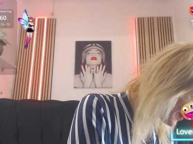 RileyLanna — i love tease my ass a lott and i like be kised on neck and foot and legs a lottt