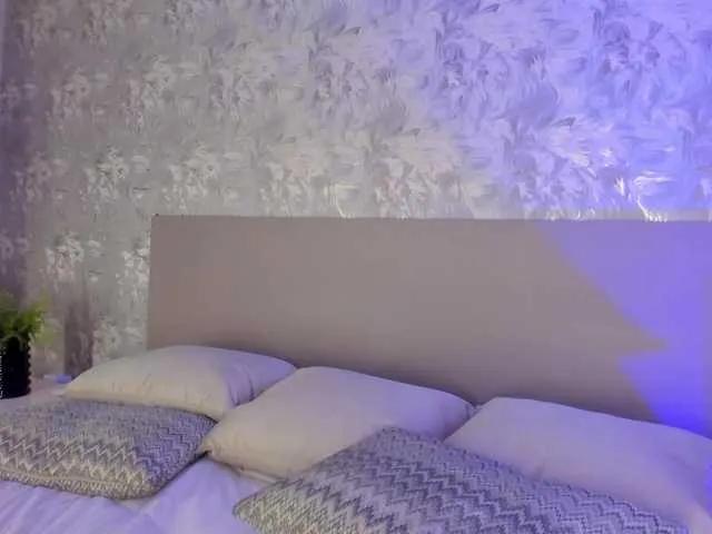 saraycollins — I like feel hard vibes and imagine your cock close to me, come dirty talk to my hear and fuck me hard too.