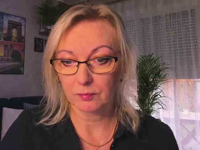 SoftVANESSA — I am a cooking addict, yes ! My dream is to make the whole world smell better with my cookies and my special plates I like to cook, The secret ingredient is always love, I like to put love in all I do. I believe laughter is brightest when the food is...