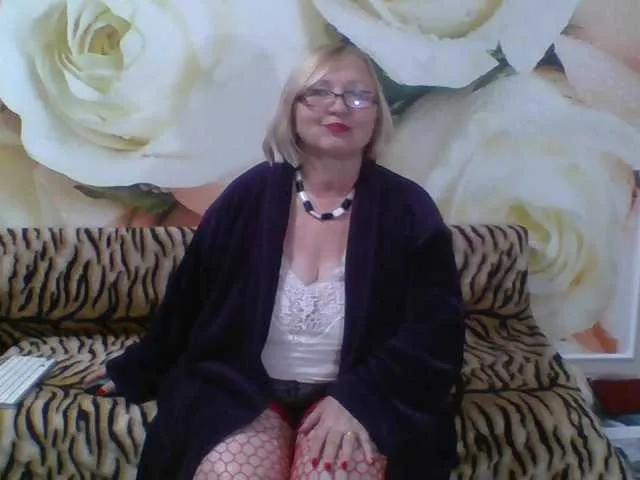 yakameliya on BongaCams