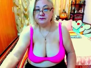 ellyhot53 on Chaturbate