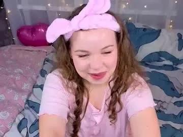 emilyart_ — GOAL: boobs massage [200 tokens remaining] I'm back! #nonude #feet #shy #daddysgirl #young