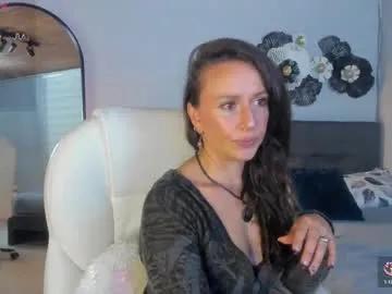 indigo_sativa — GOAL: remove t-shirt [18 tokens remaining] Lets play #latina #bigass #lovense #anal #natural