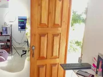 sofia_gold_ — cum goal #bigcock #tits #latina #ass #trans #sex [1192 tokens remaining]