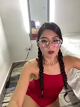 Aamelia — No clothes