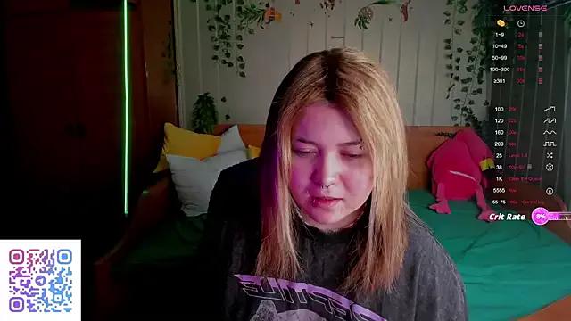 Alisa_Monroe — smile + wink