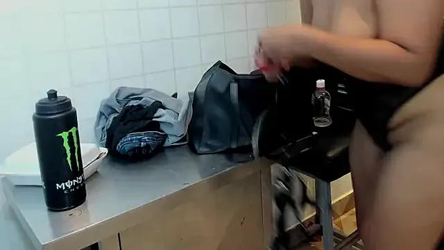 AlliceJelany on StripChat 