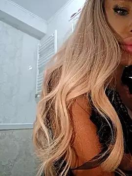 AlmaGraceX on StripChat 