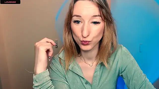 AmandaSell on StripChat 