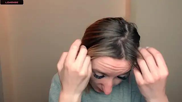 AmandaSell on StripChat 