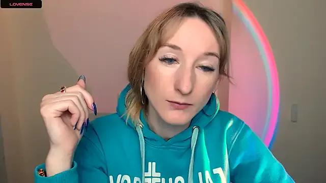 AmandaSell on StripChat 