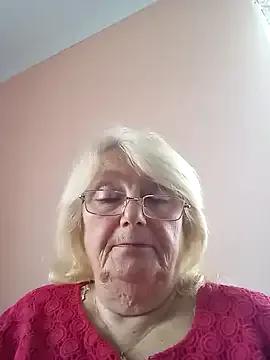 AmyLove353 on StripChat