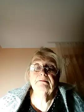 AmyLove353 on StripChat