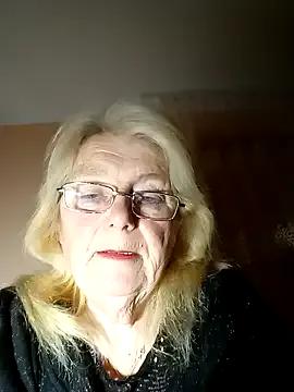 AmyLove353 on StripChat